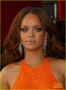 Rihanna en los Grammy 2017